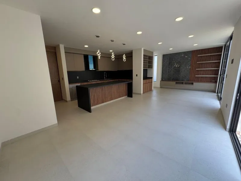 Casa en venta en Altozano, Querétaro | En esquina, 4 recámaras y 4 baños, Altozano, Querétaro — foto 3 de 7