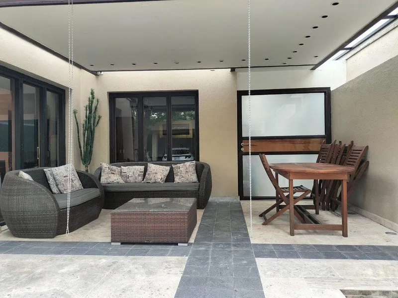 Casa de un Nivel en Venta en Jurica, Querétaro | Remodelada, 3 Recámaras y Jardín, Lagos de Juriquilla, Querétaro — foto 2 de 5