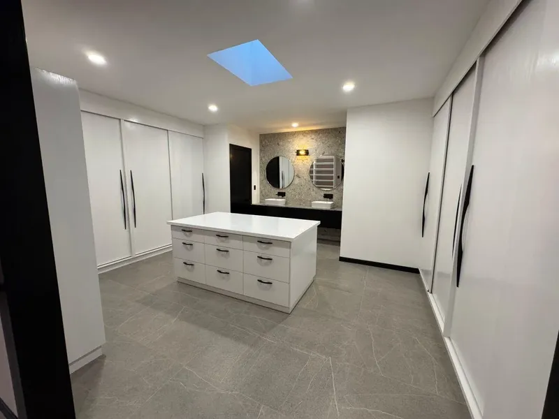 Casa en Venta en Lomas de Juriquilla, Querétaro | Diseño Único, 3 Recámaras y Jardín, Lagos de Juriquilla, Querétaro — foto 6 de 6